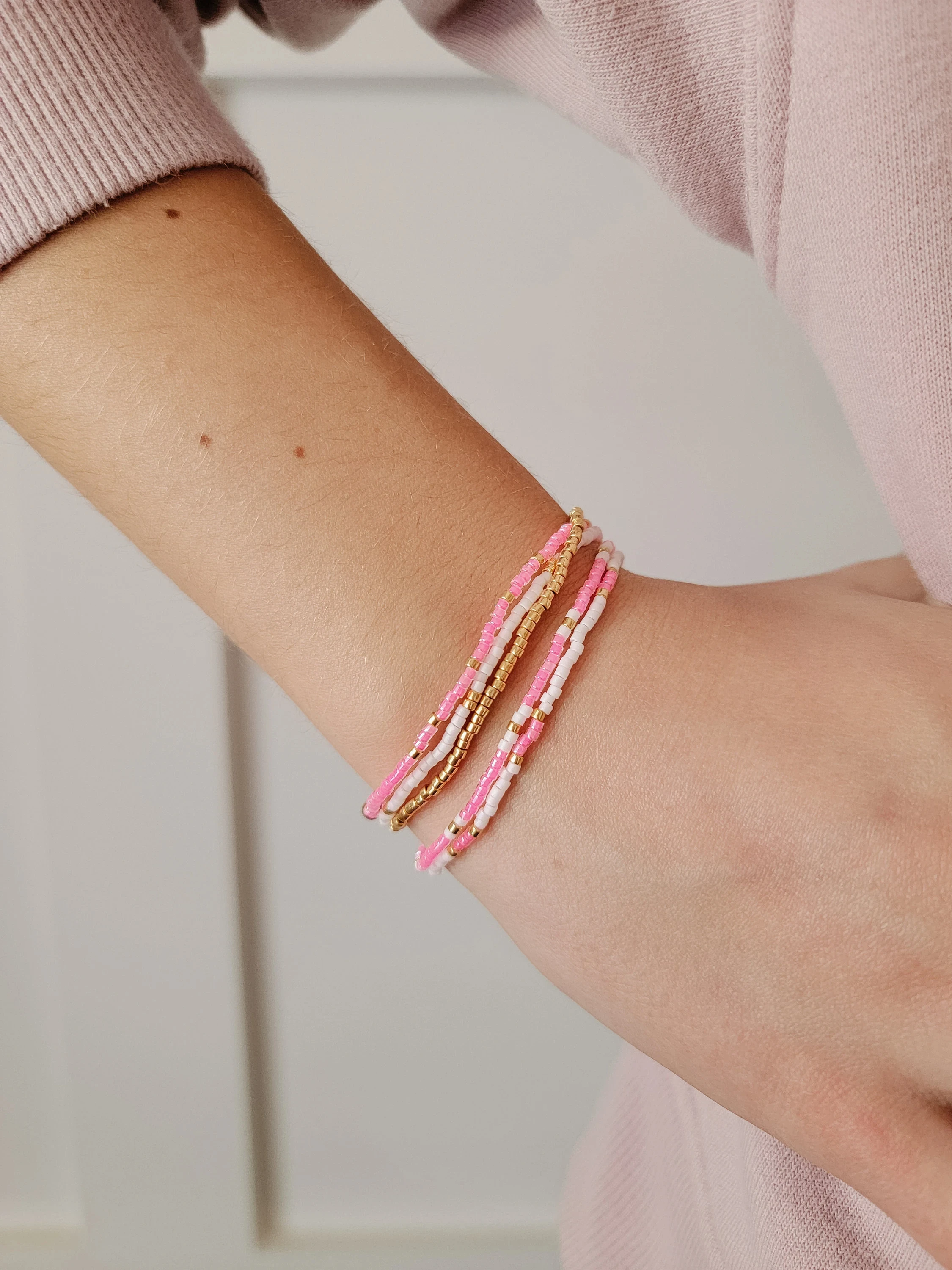 5 قطع البوهيمي الوردي الذهب الأبيض مطرز أساور قابل للتعديل متعدد الطبقات التفاف اليدوية مجوهرات للنساء والفتيات هدية الصداقة