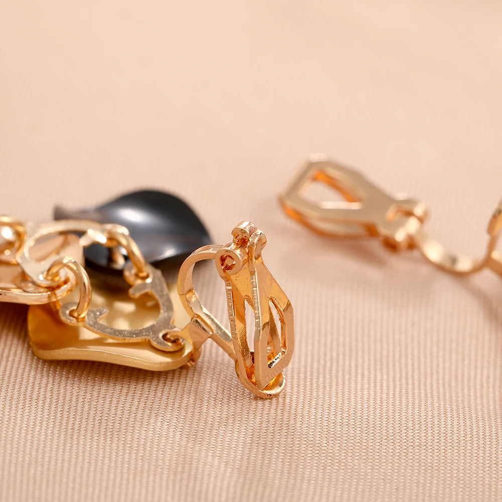 Fashion in Europe and The United States Temperament Large Round Piece Clip on Earrings for Women Girls Ear Jewelry