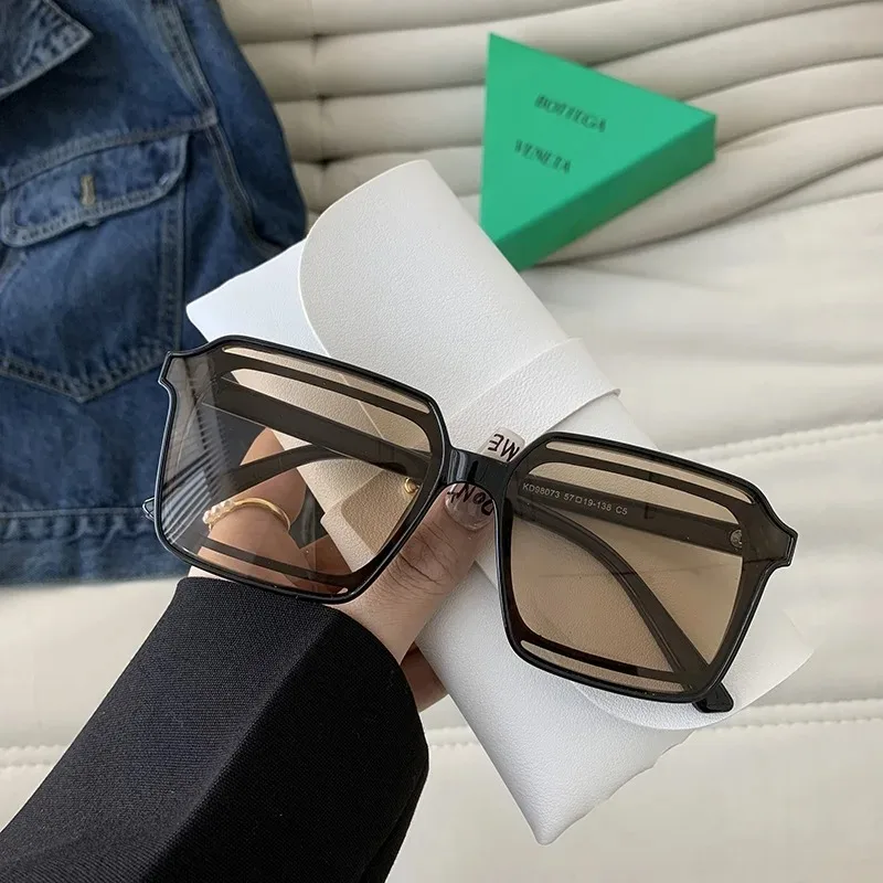 New Fashion Oversized Sunglasses Woman Brand Designer Vintage Square Sun Glasses Female Big Frame Shades UV400 Oculos De Sol