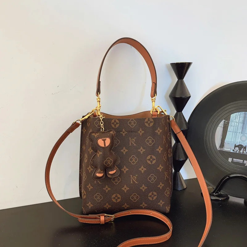 

Premium bag women's 2026 new retro handbag commuter bucket bag versatile large-capacity shoulder messenger bag