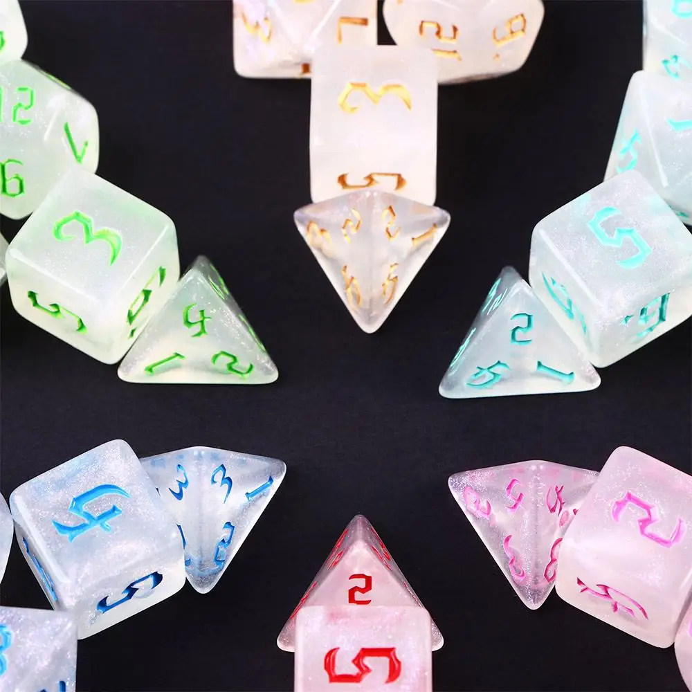 

Многогранные игровые кубики из смолы для карточных игр и развлечений в KTV