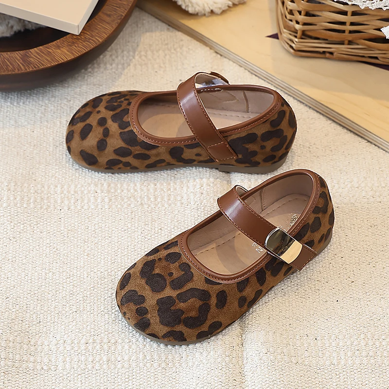 Leichte Wildleder-Mary-Jane-Schuhe für Kleine Mädchen mit Schnallenverschluss, Rutschfester Weicher Flacher Sohle für Drinnen und Draußen, Frühling und Herbst – Detail 4