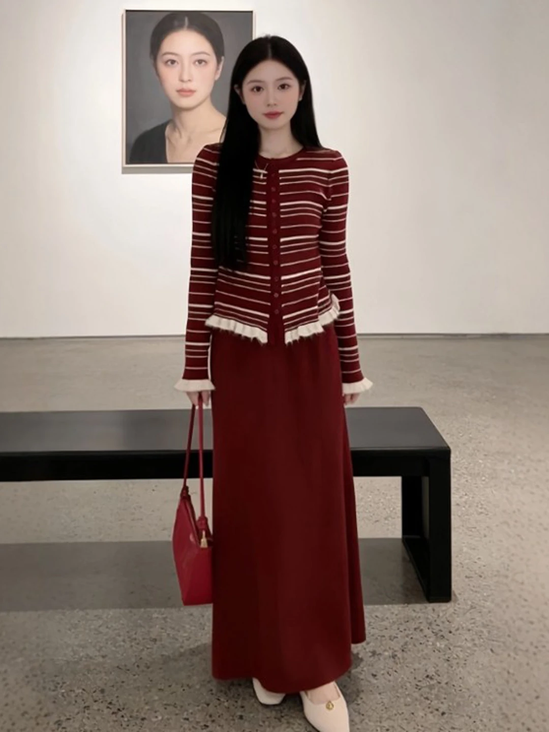 

Уникальный полосатый комплект из топа и юбки Lazy Sle, омолаживающий образ, готовый наряд на каждый день, весна 2026, женский модный комплект, удобный, с длинными рукавами