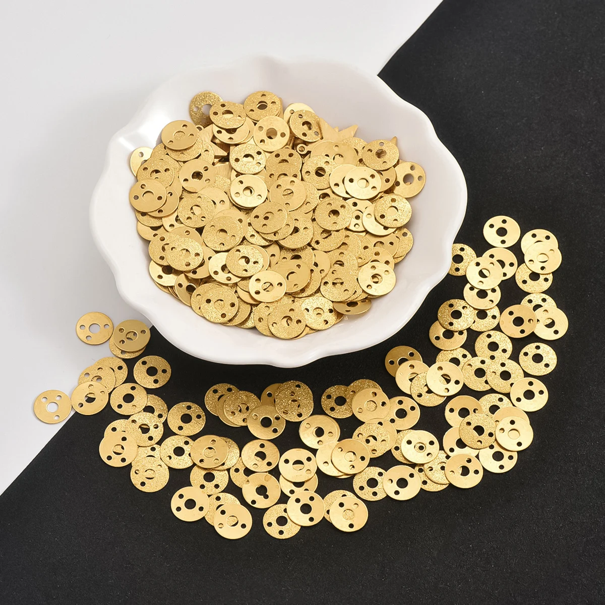 brass porous single-sided frosted disc connector, fashionable, simple and versatile DIY jewelry making necklace accessories
