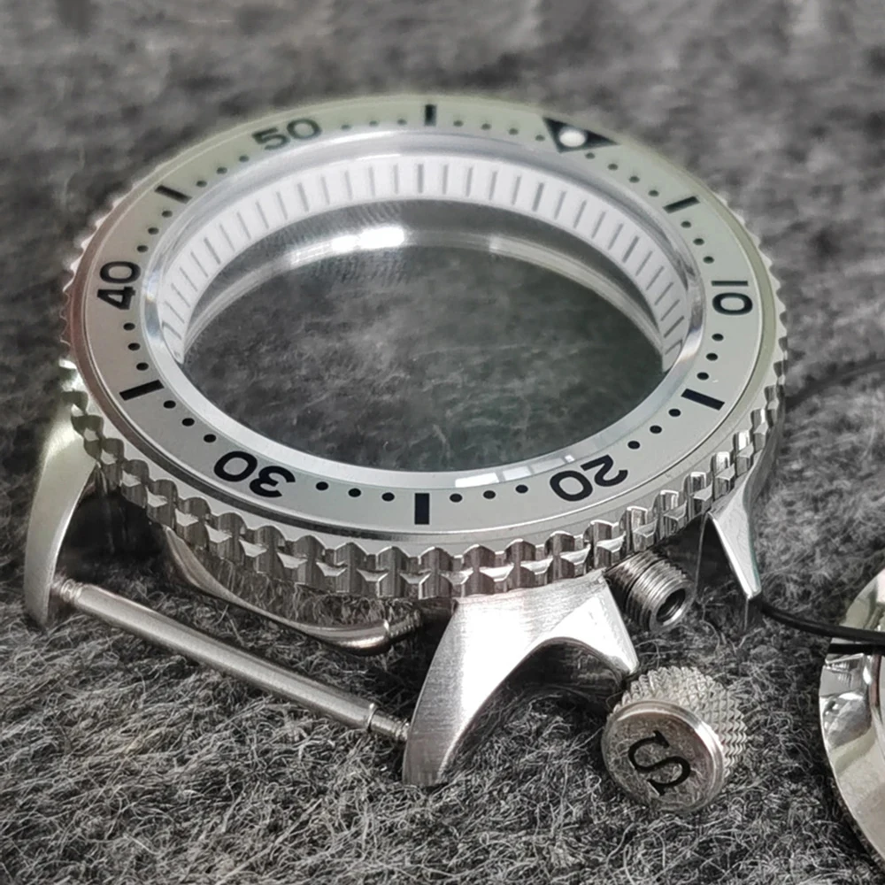 

White Chapter Ring Stainless Steel Watch Case 41.5mm, for SKX007 NH35 NH36 4R Automatic Movement, NH35 Case, S Crown 3.8 o'clock