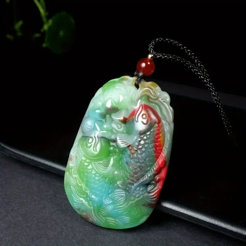 The new green pendant sweater chain is simple and generous, the same for men and women.