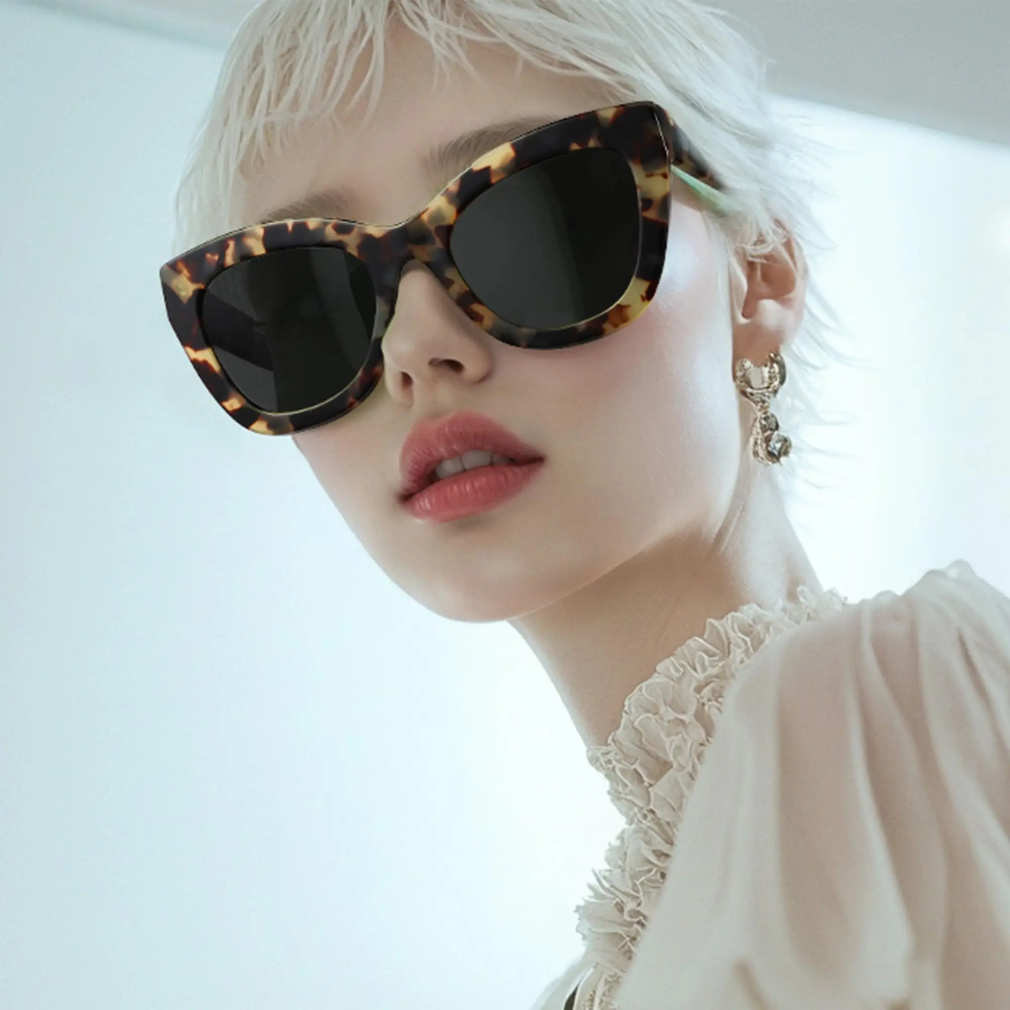 

ZENOTTIC Fashion Polarized Women Sunglasses: Retro Cateye Shades - Sun Glasses Designed for Ladies with UV400 Protection