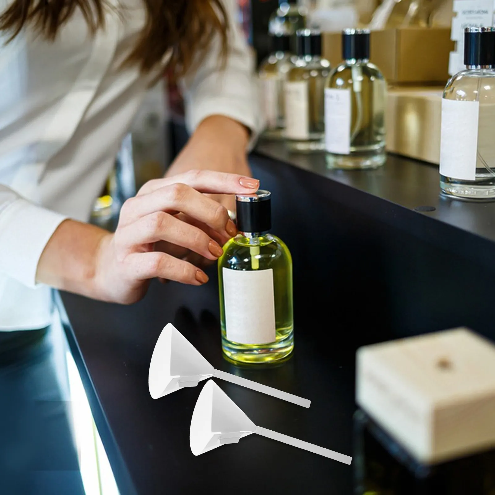 100-strisce-assorbenti-per-profumi-a-forma-di-imbuto-per-testare-i-profumi-ideali-per-valutare-oli-profumati-e-spezie-igieniche-e-portatili