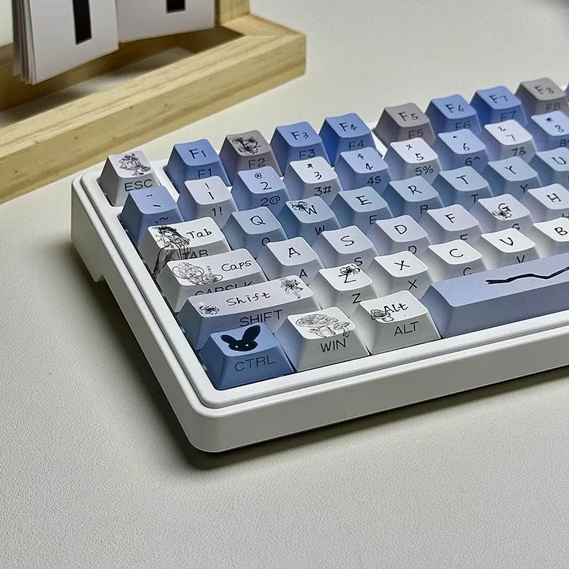 

The original height of the ink keycap is small, and the full set of 128 keys is side-engraved with luminous PBT five-sided therm