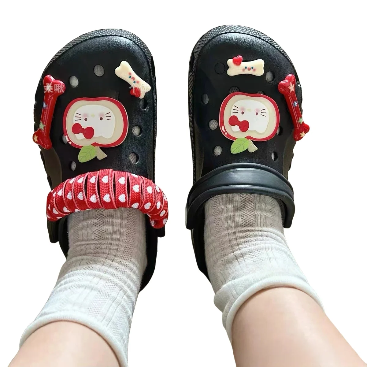 Miniso Hello Kitty Cartoon Shoe Charms Set  Love Strap Hole Shoes Buckle Red Small Bone Removable Shoe Buckle Diy Shoe Accessori