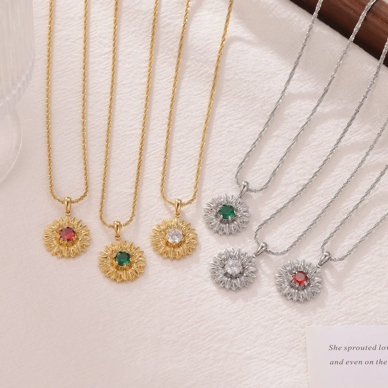 Cadena de clavícula pequeña, brillante y exquisita con diseño de margarita, collares de nicho para mujer, colgante dorado de acero inoxidable, collar dorado.