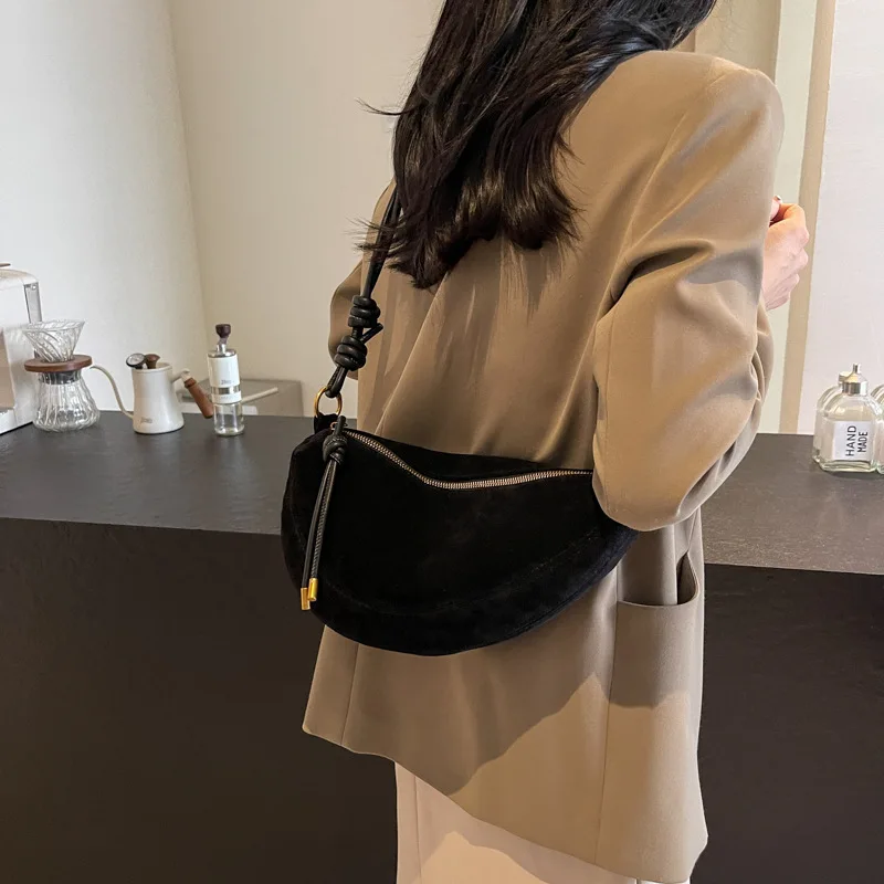 

Frosted Retro Bag for Women New Autumn and Winter Niche Design Faux Suede Shoulder Messenger Commuter Dumpling Underarm Bag