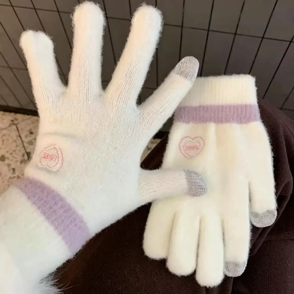 Cute Polyester Touch Screen Gloves Candy Color One Size Winter Warm Gloves Heart Embroidery Fuzzy Cold Proof Gloves for Writing