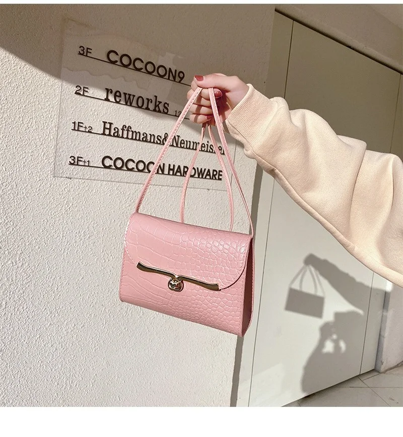 High Quality Ladies Bags 2022 New Trend Trendy Shoulder Bag Crocodile pattern Messenger Bag Leather Solid Color Small Square Bag