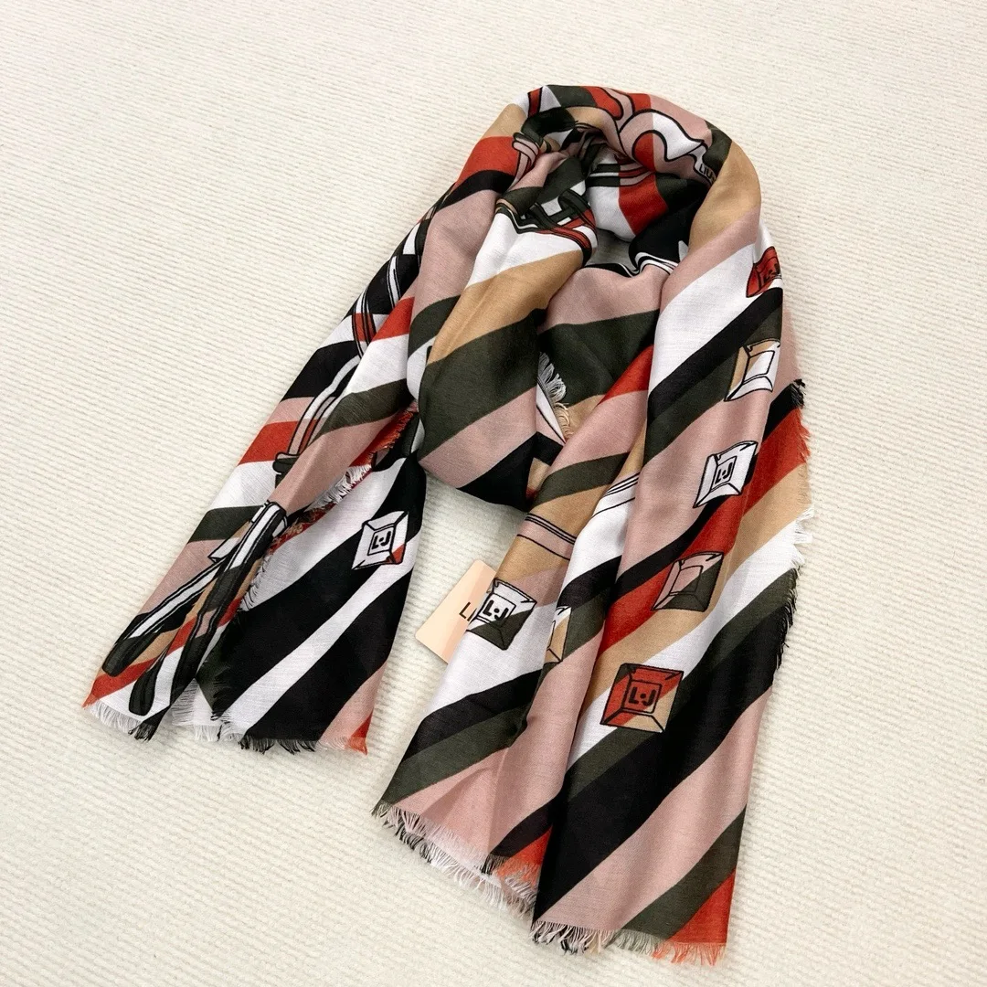 Foreign Trade Italy Original Liu Jo Light Luxury Fashion Printed Design Long Towel 70 * 190 Warm Sunshade Dual Use Soft