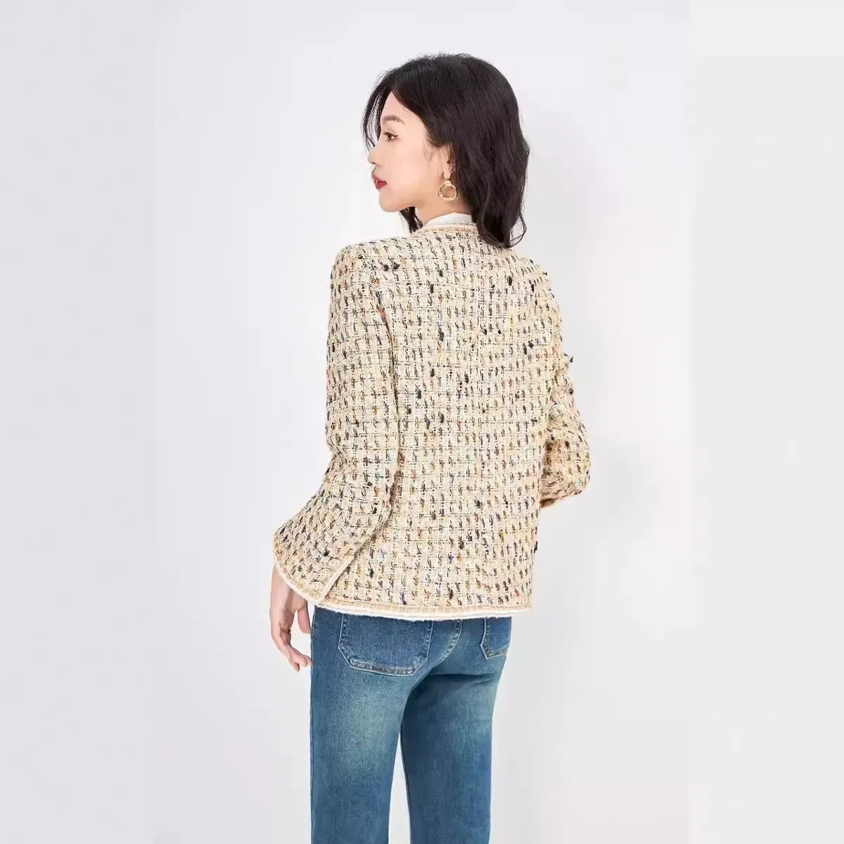 

2023 autumn and winter Shenzhen Nanyou French small fragrant wind round neck long sleeve tweed loose small short coat women