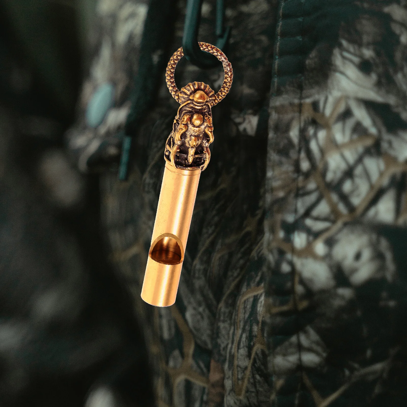 صافرة نحاسية قلادة حساسة للعائلات المعلمين، صافرة طوارئ عالية للمشي لمسافات طويلة والتخييم والرياضة في الهواء الطلق