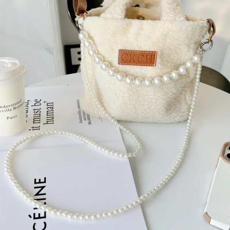 かわいいクロスボディ Y2K パール電話ストラップ - 取り外し可能な二層チェーン携帯電話ストラップ ハートチャーム付き [CC88]