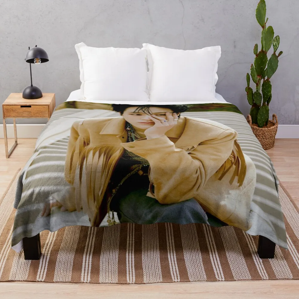 

jeno Throw Blanket Lightweight Warm Blanket for Indoor Outdoor Use