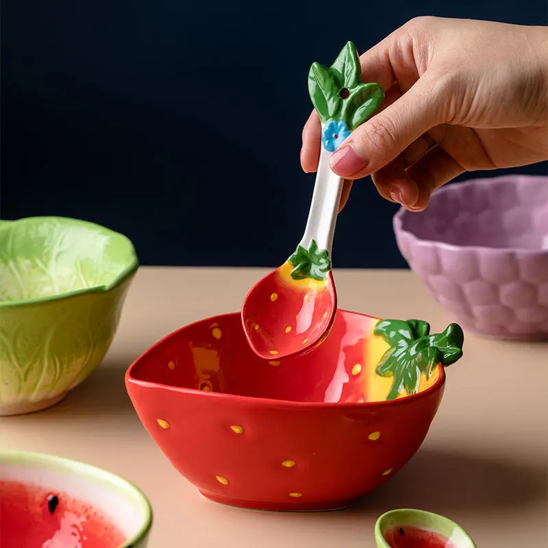 Ceramic Fruit Salad Bowl Cartoon Vegetable Tableware Eating Rice Bowl Serving Bowl Strawberry Bowl with Spoon Noodle Bowl 300ml