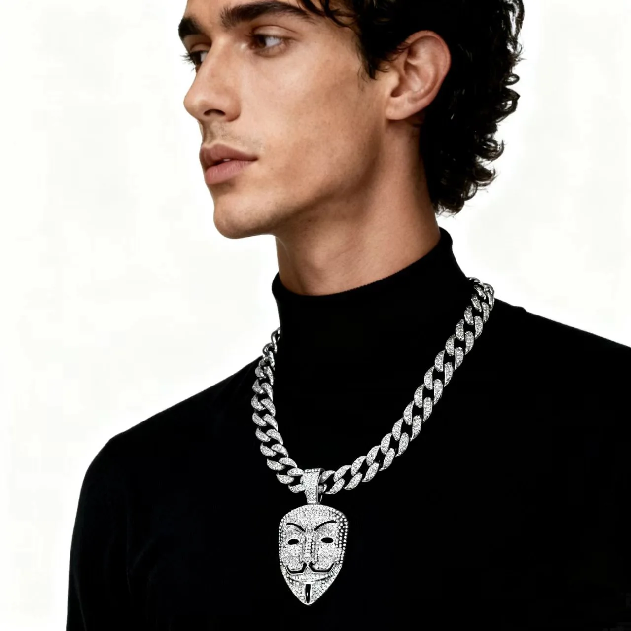 

DIY accessories European and American personality Guy Fawkes mask V-word Vendetta male main mask alloy pendant full of diamonds