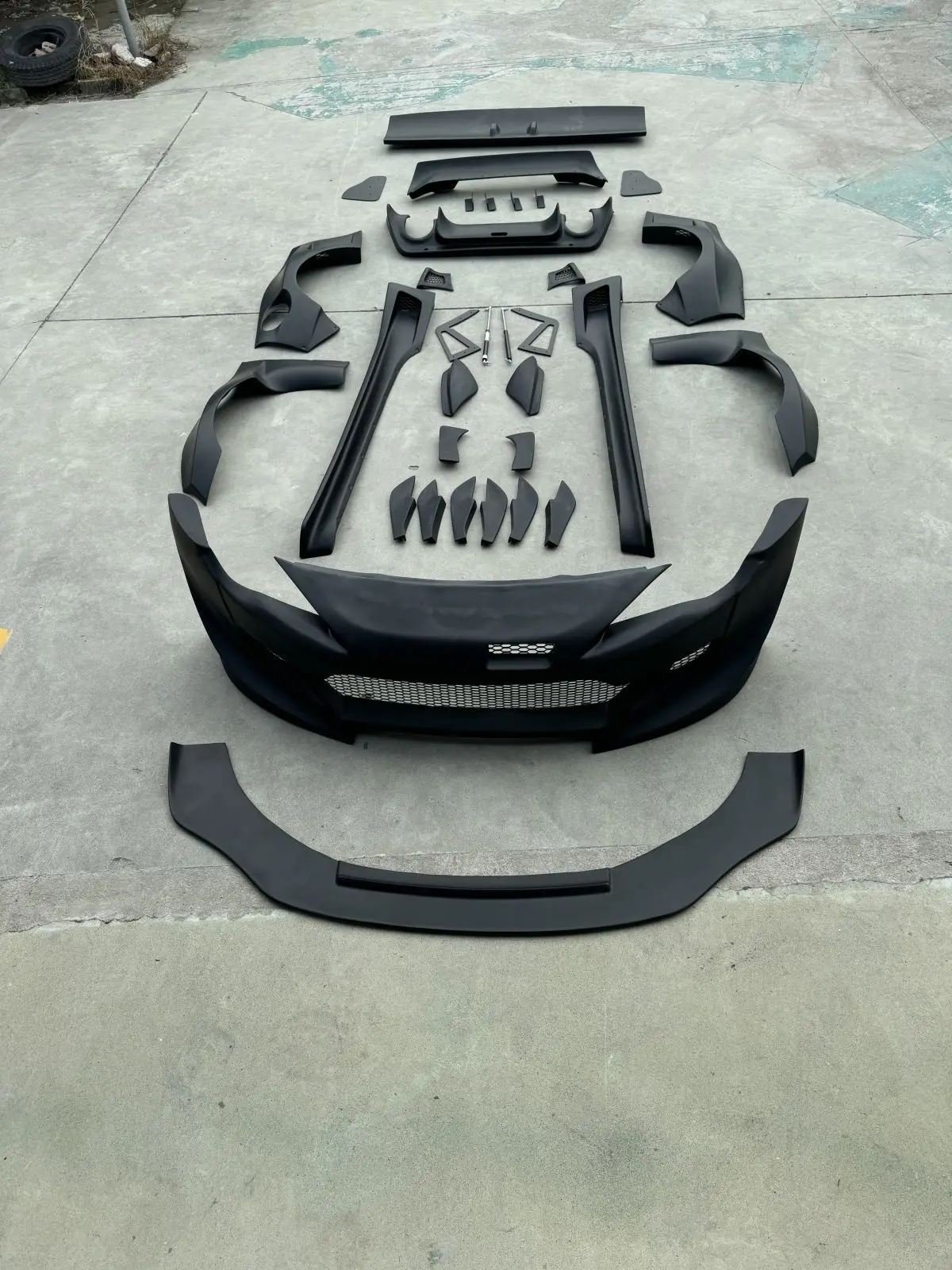 Suitable for 2013-2019 Toyota GT86 modification and upgrade Rocket Rabbit third generation wide body surround