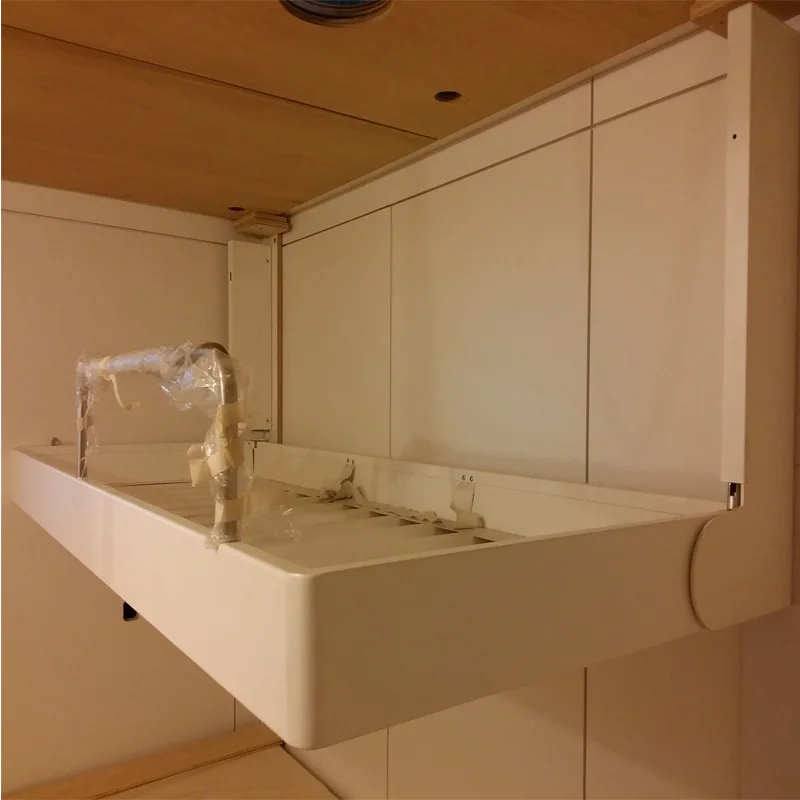 Letto in ferro da parete con cabina