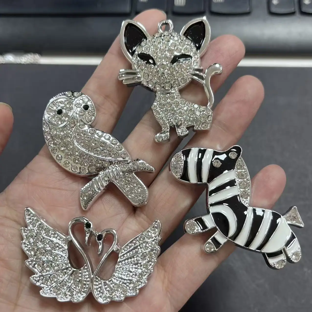 2pcs Cute Animal Owl Zebra Swan Fox Resin Accessories Luxury Diamond Junk Phone Case Makeup Mirror Storage Box Charm Crafts