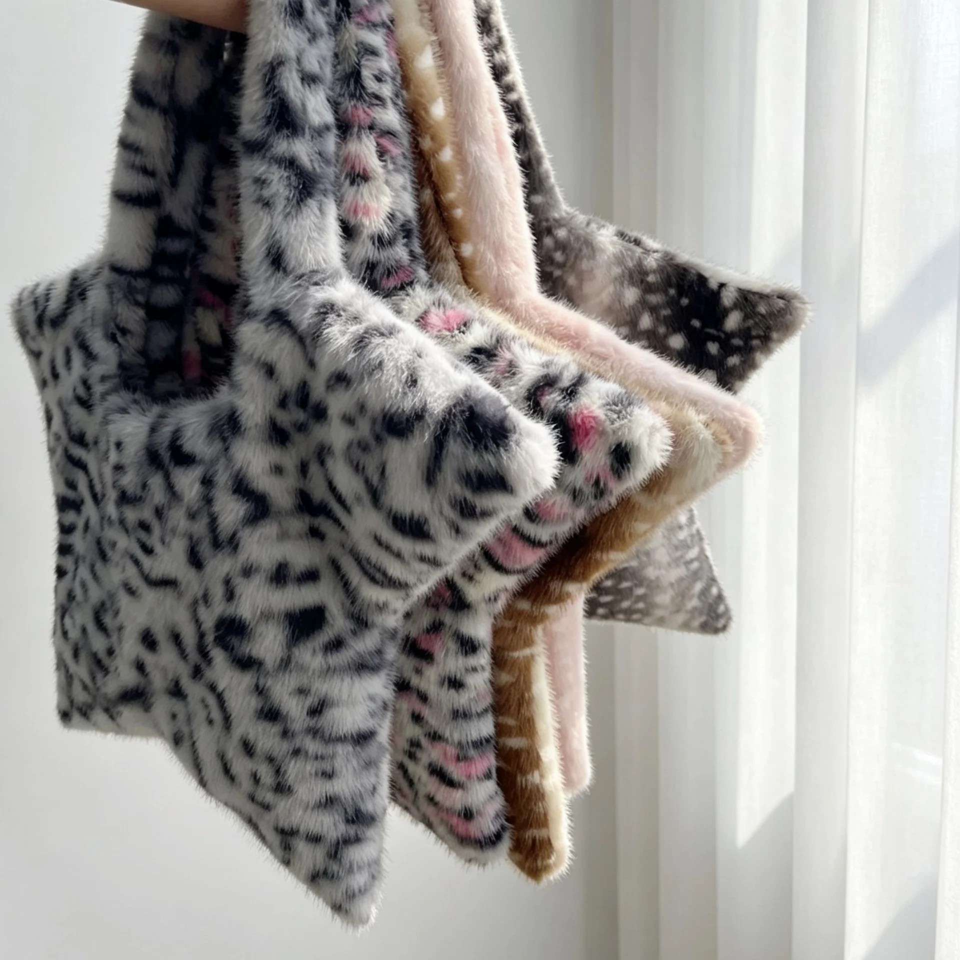 Korean Style Star Shape Faux Fur Storage Bags Women Fluffy Plush Leopard Print Tote Large Capacity Y2K Streetwear Winter