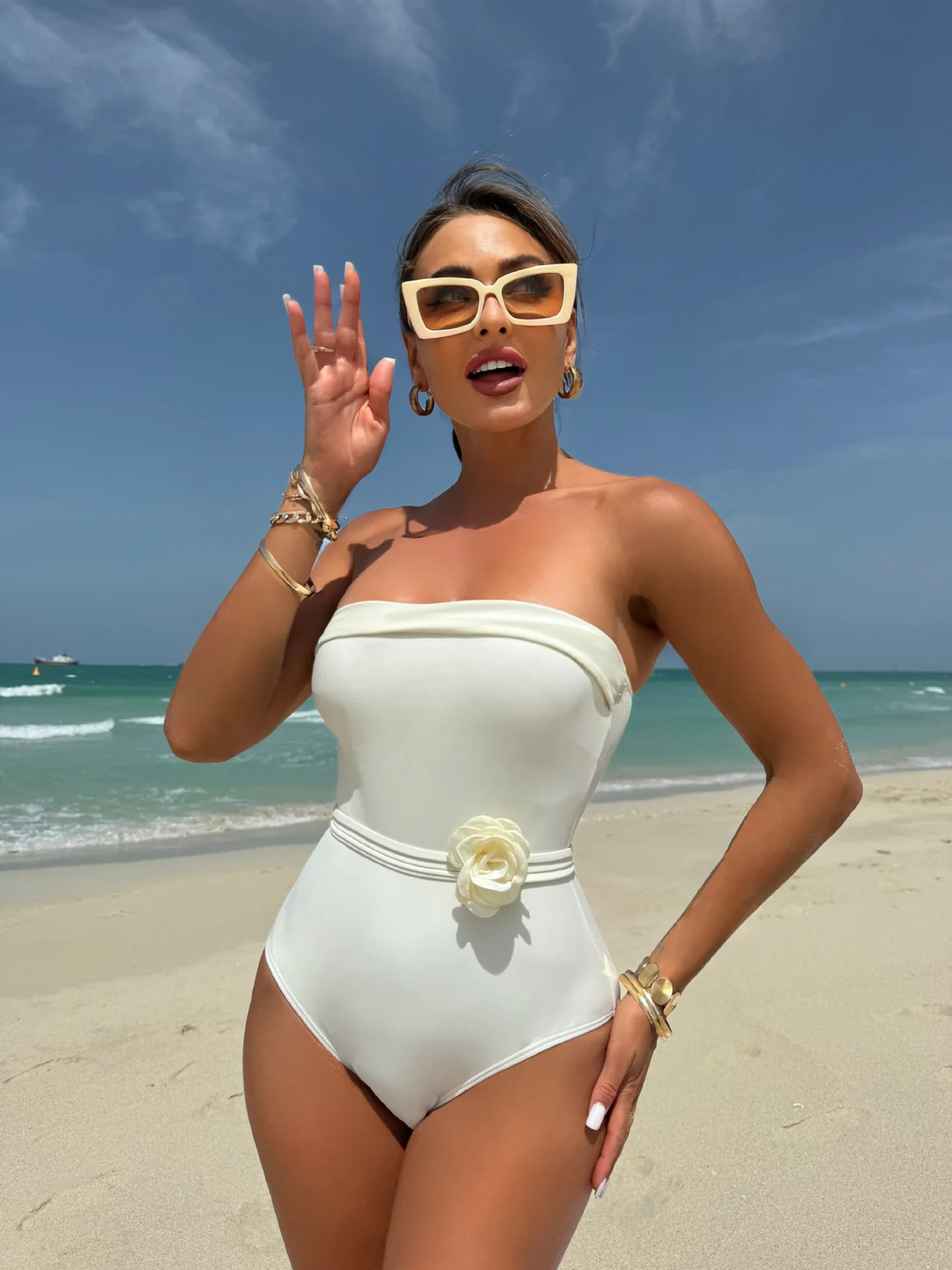 

Sexy Bandeau One Piece Swimsuit 2024 New 3D Flower Female Bathing Suit Monokini Swimwear Swimming Suit for Women