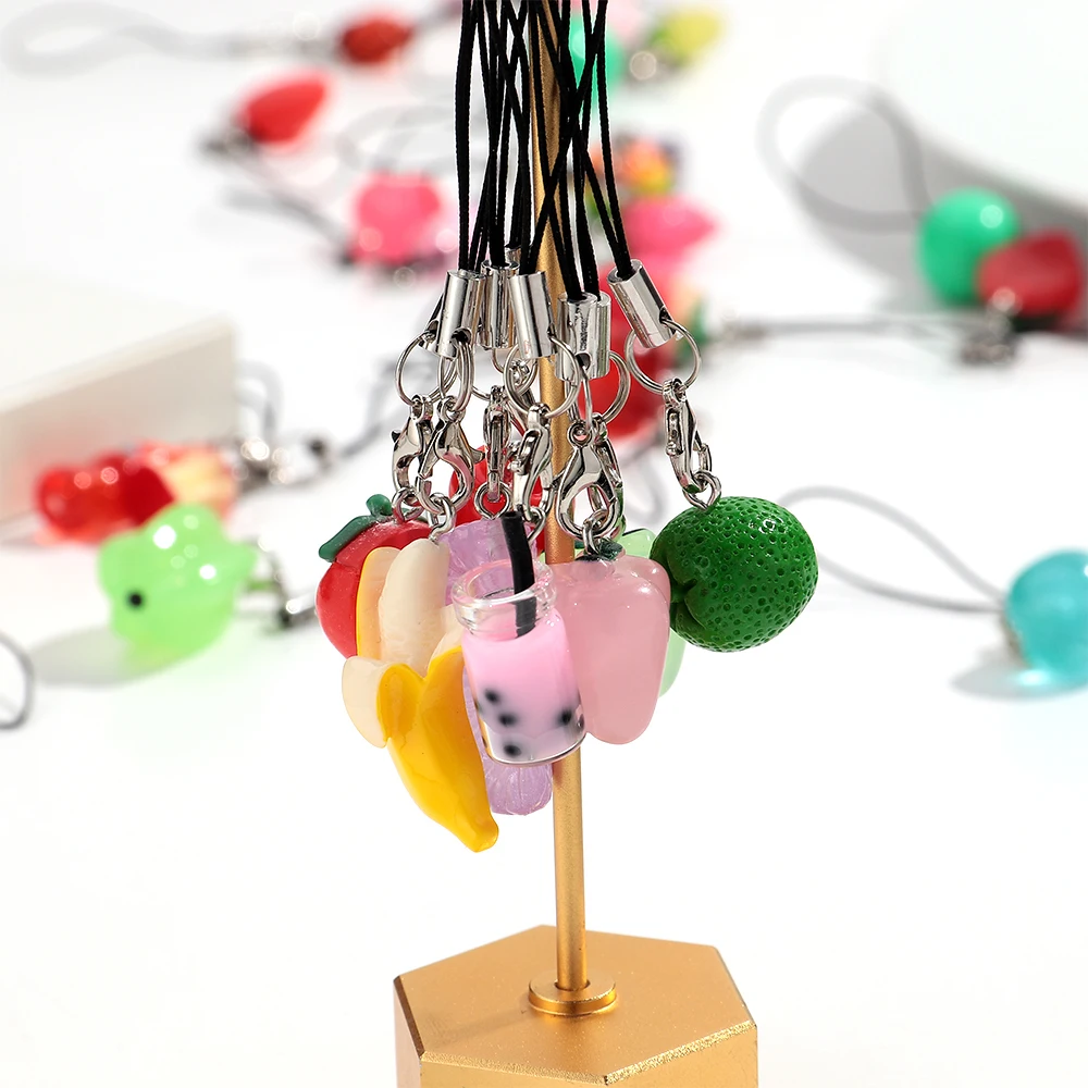 10 個ランダムミックススタイルフルーツ電話チャームチェーン 3D イチゴブドウピーチキーホルダーストラップペンダントバッグアクセサリーギフト