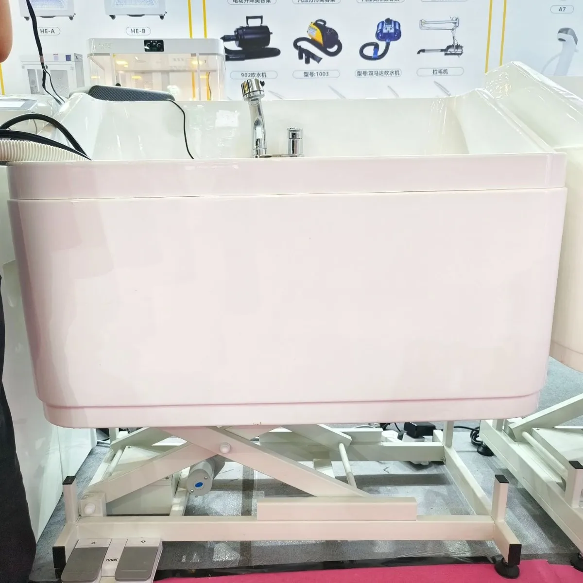Factory Direct 2026 Pet bathtub pet store electric lift cat cat dog bath bath pet supplies cross-border