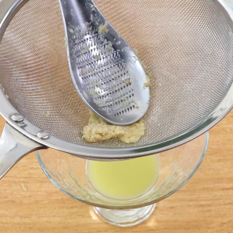 Neu! Heiß begehrter, hochwertiger Bestseller für die Küche: Edelstahl-Reibe und -Mühle für Knoblauch, Ingwer, Obst, Wurzelgemüse und mehr.