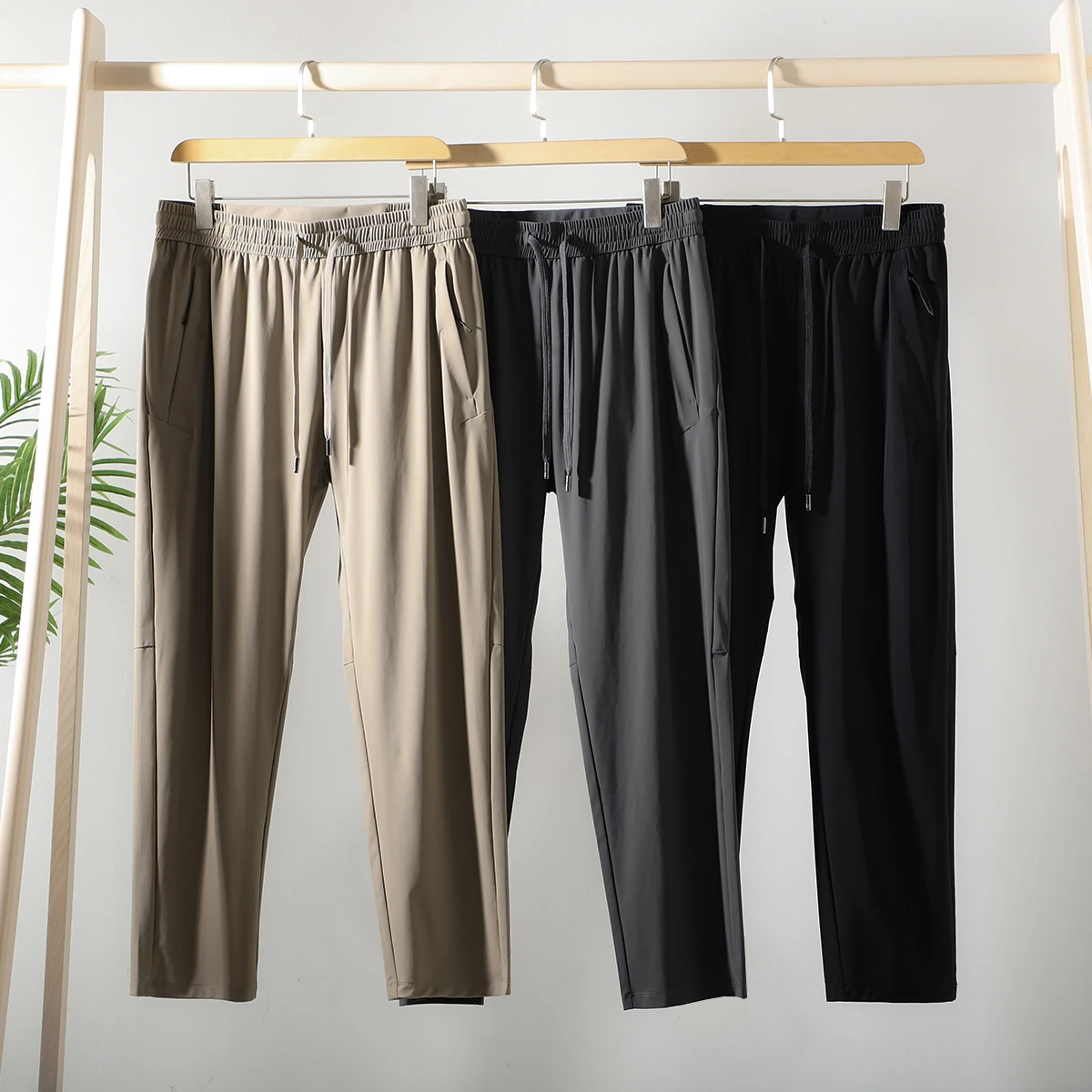 

Multi-Functional Cool Feeling Ice Silk Pants Lightweight Qui Dry Breathable Summer Men's Thin Elastic Waist Versatile Casua...