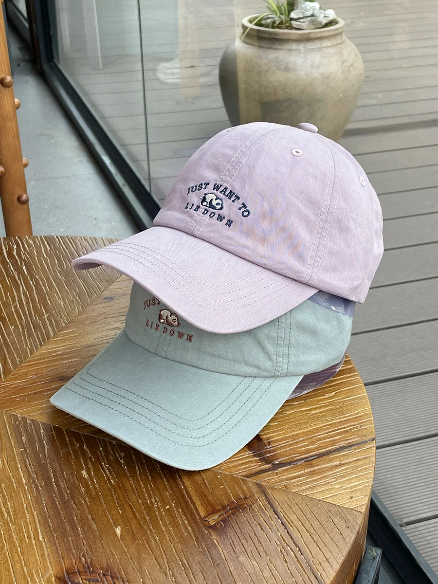 

Deep top embroidered baseball cap casual sunscreen showing face small sports cap male tide