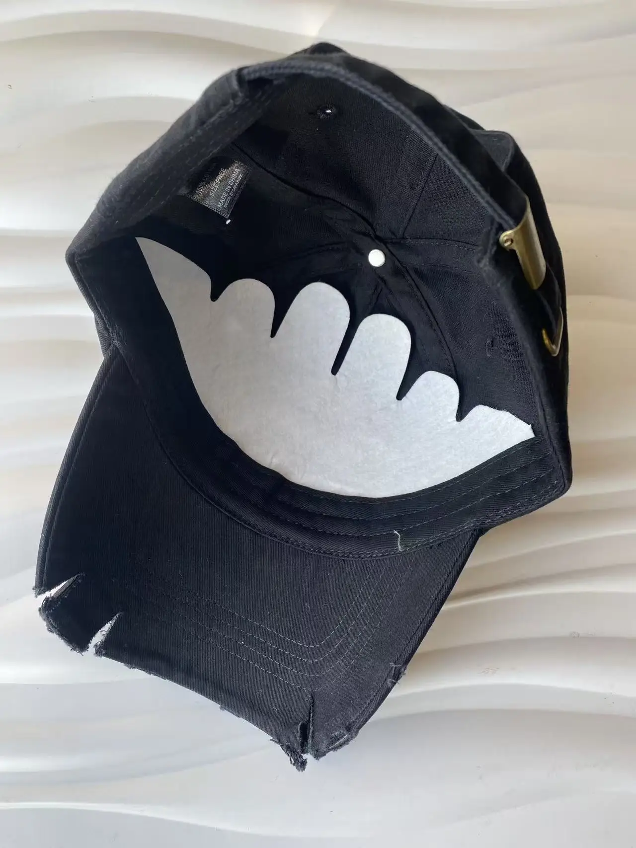 Amerikanische personalisierte Baseballkappe mit Stickerei, zerrissenem Design, weich, lässig, vielseitig, für Herren und Damen, großer Kopfumfang, Outdoor-Sport – Detail 17