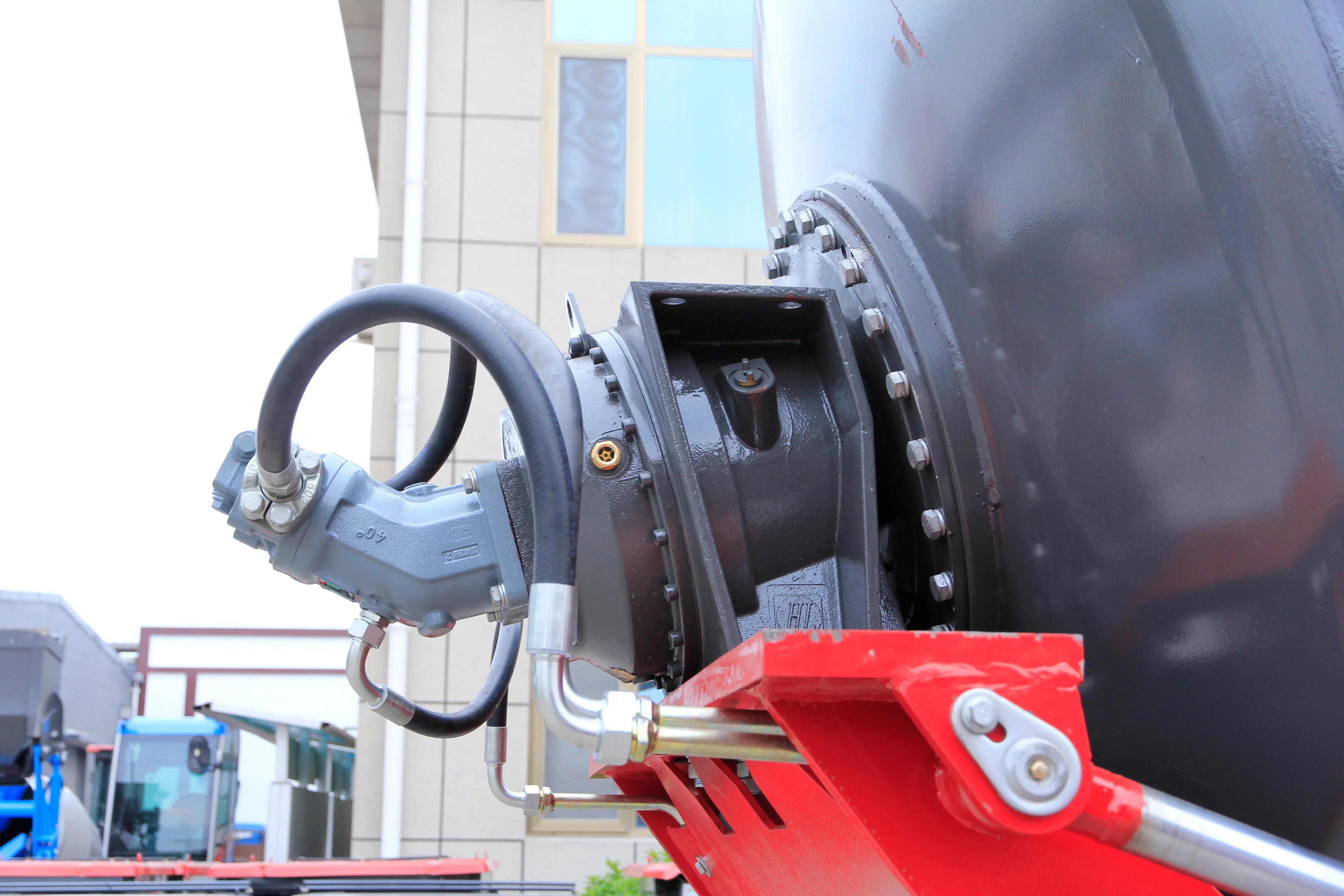 Free Shipping Fully Automatic Self Loading Concrete Mixer Truck Euro 5 Mobile Concrete Mixer Truck  For Sale