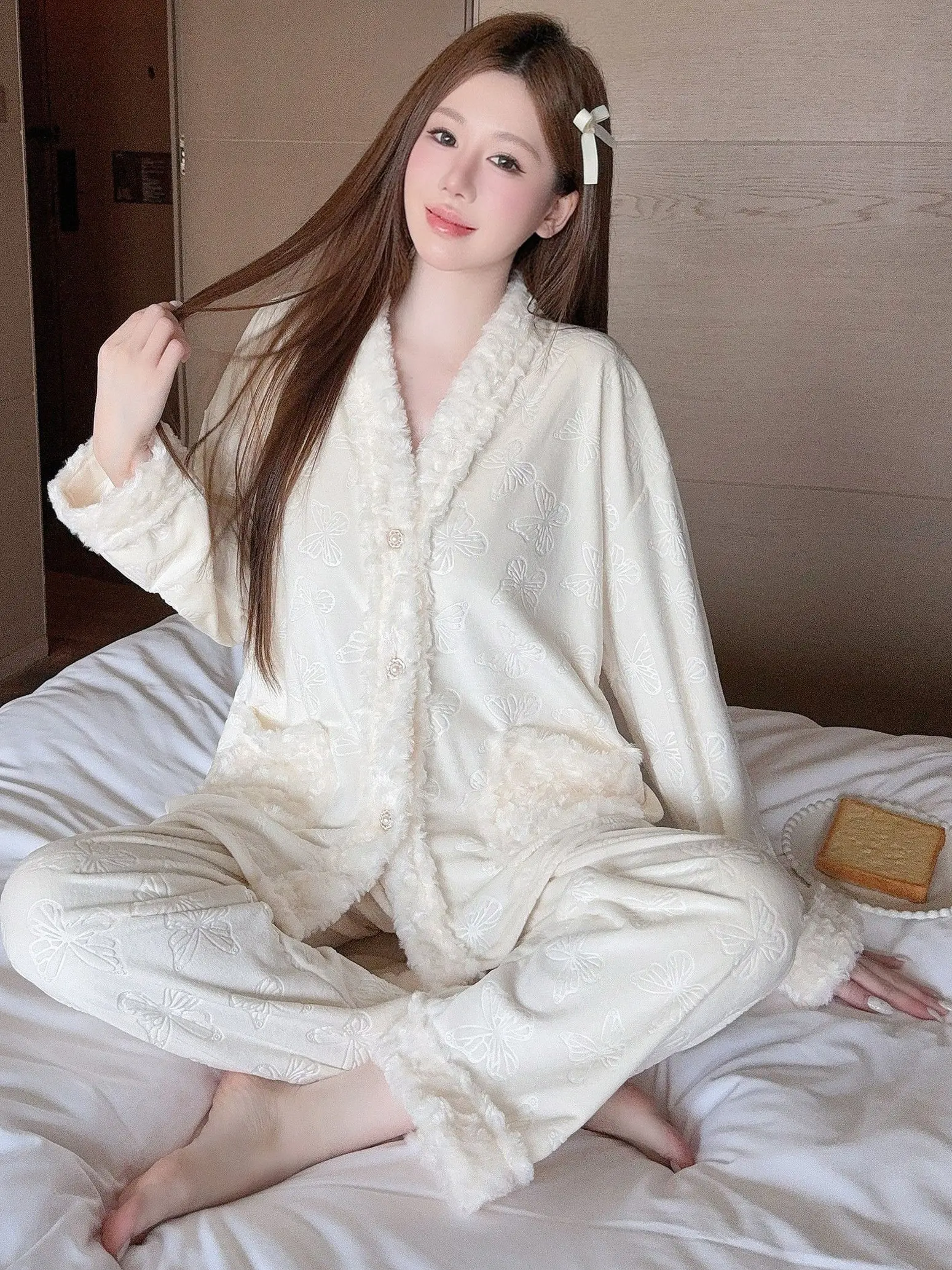 

Coral Velvet Spwear Set for Women with Fur Collar Double Sided Thin Velvet Home Clothes Spring Autumn Warmth