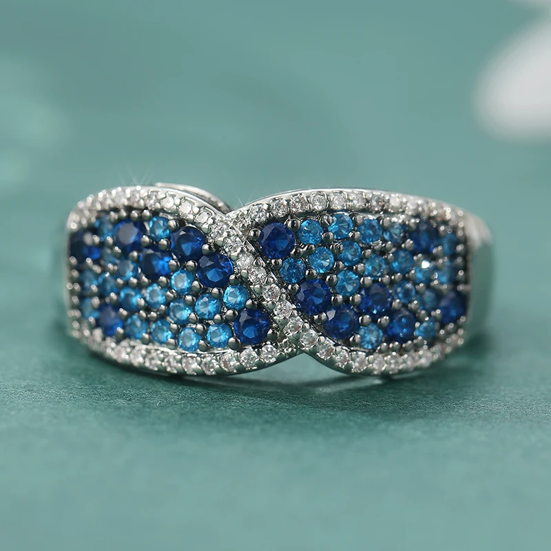 Luxuriöser Eingelegter Weiß-Blauer CZ Damenring Exquisiter Silberfarbener Geometrischer Ring für Tägliches Tragen und Partys Jubiläumsgeschenk – Detail 1