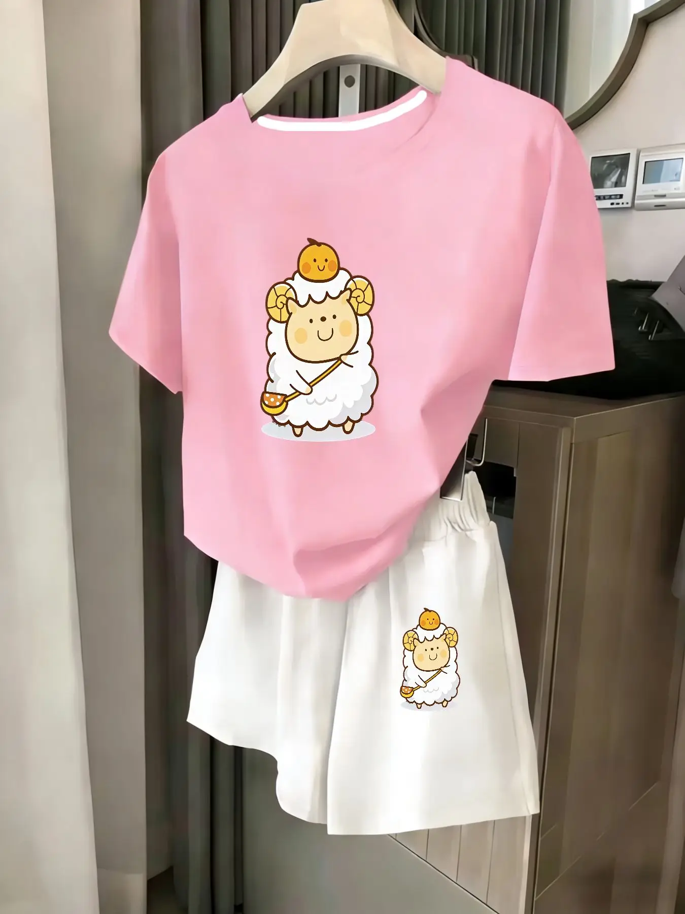 

Ladies 2-Piece Set Summer Beach Vacation Casual round Neck Short Sleeve Random Print T-Shirt Elastic Waist Shorts Suit Comfortab