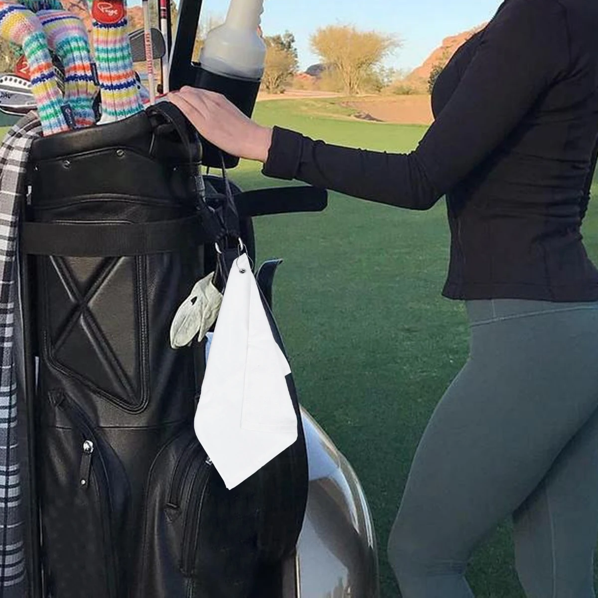 

3pcs Portable Towel Practical Hole Towel with Hook Comfortable Cotton Sports Towel for Outdoor Indoor Use (White)