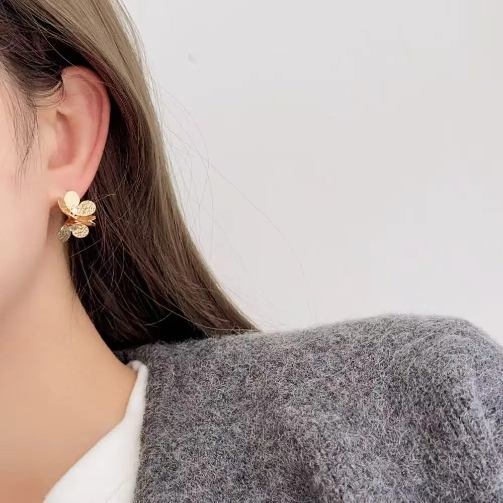 

Fashion Light Luxury Metal Texture Double-Layer Flower Earrings For Women Suitable For Daily Wear