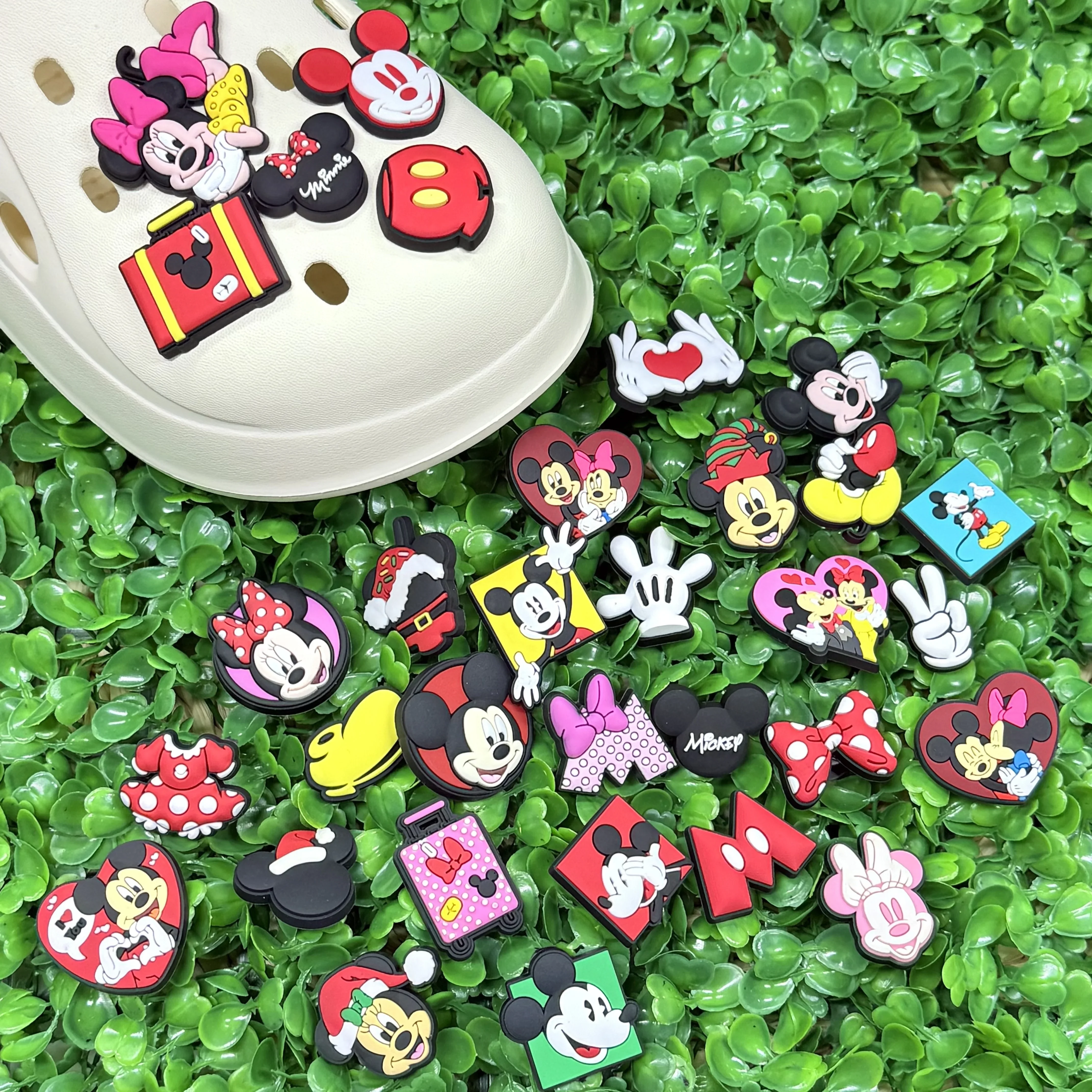 30/50/100Pcs Adorable Mesuca Cartoon Suitcase Duck PVC Sandals Shoe Charms Clog Buckle Accessories DIY Kids Christmas Gift