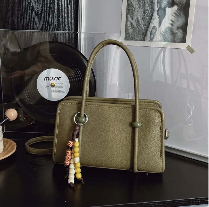 Luxury Minimalist Diaper Bags: Famous Designer Leather Shoulder Bag For Women, Elegant Simple Vintage Fashionable Tote Bag