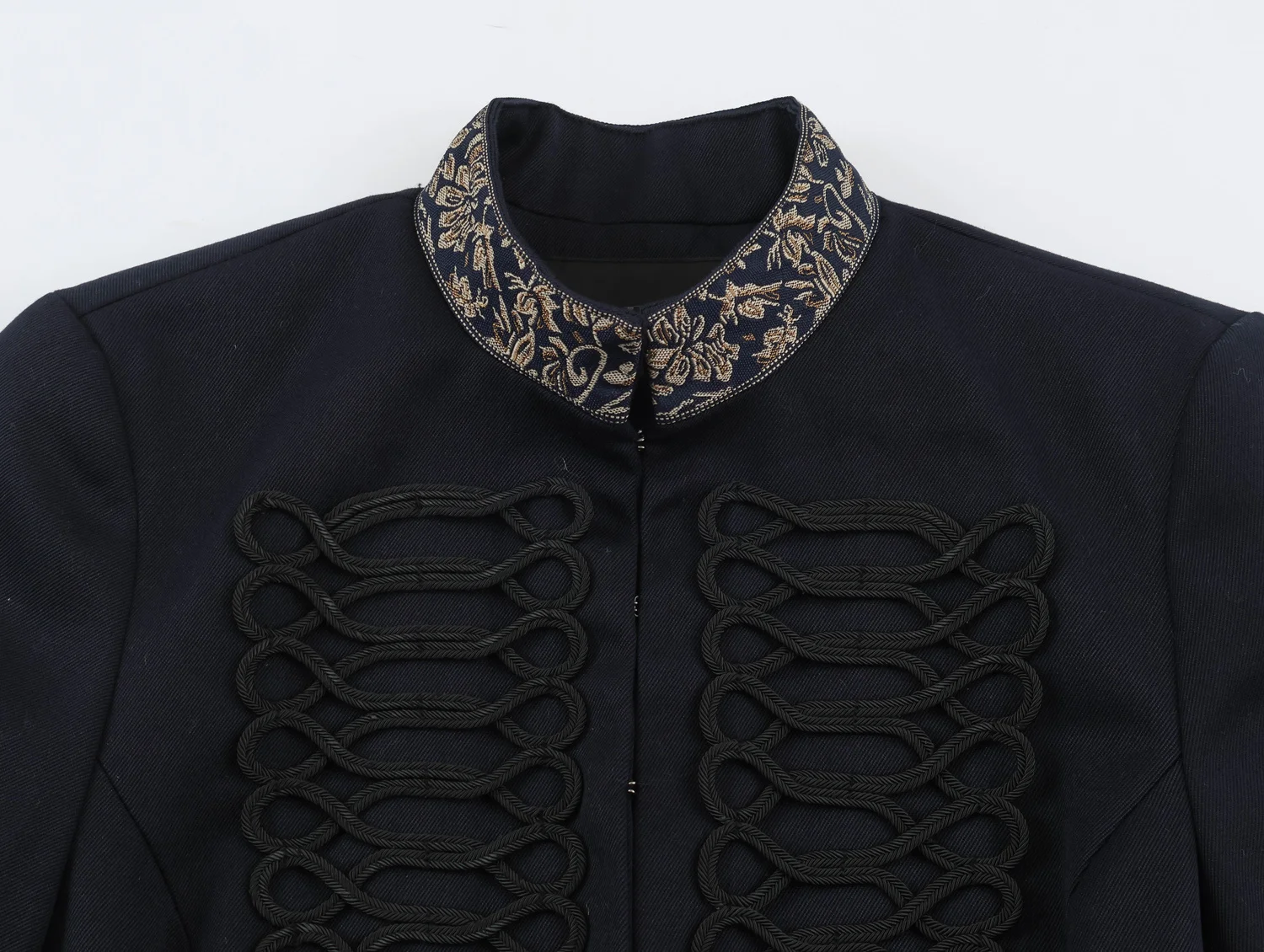 Damen Herbstmode, bestickte Jacken, elegante Jacken mit Stehkragen und Knöpfen, schwarze Jacken, Freizeitjacken, langärmelige Vintage-Napoleon-Jacken. – Detail 5