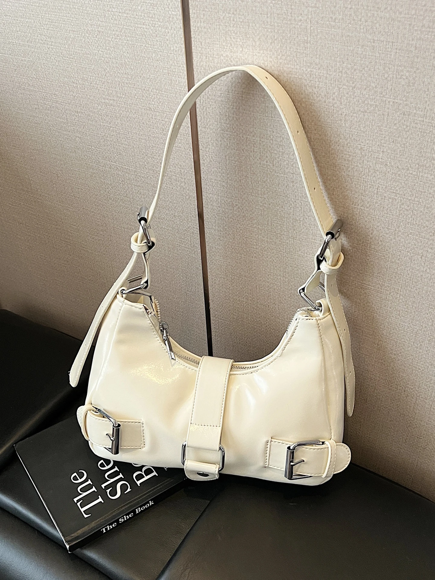 

Retro Classic Shoulder Bag Premium Texture Soft Leather Fashion Crossbody Bag Versatile Casual Women's Armpit Bag 2025 New
