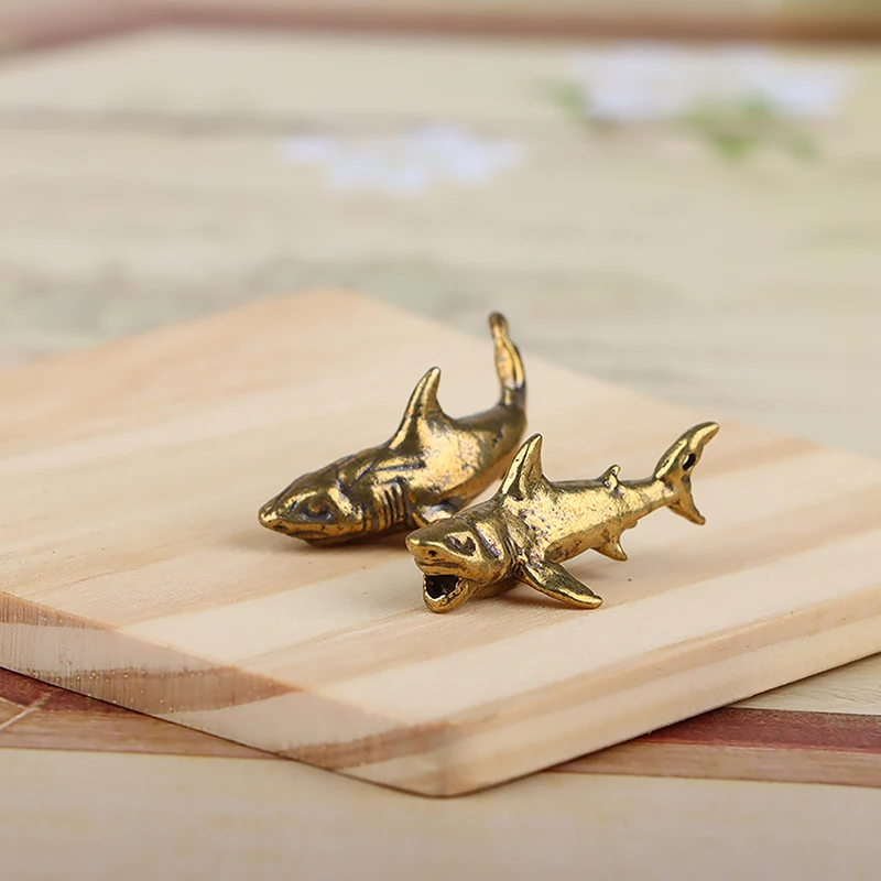1PC Copper Shark Statue Lucky Desktop Ornaments Pure Brass Animal Figurines Miniatures Tea Pet Home Decoration Accessories