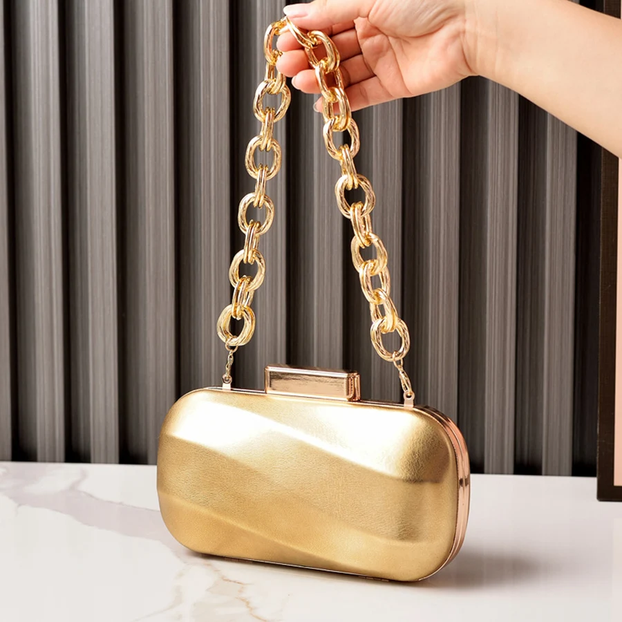 

European and American fashionable dinner bag metallic buckle clutch bag square box bag chain shoulder bag dress evening bag sac