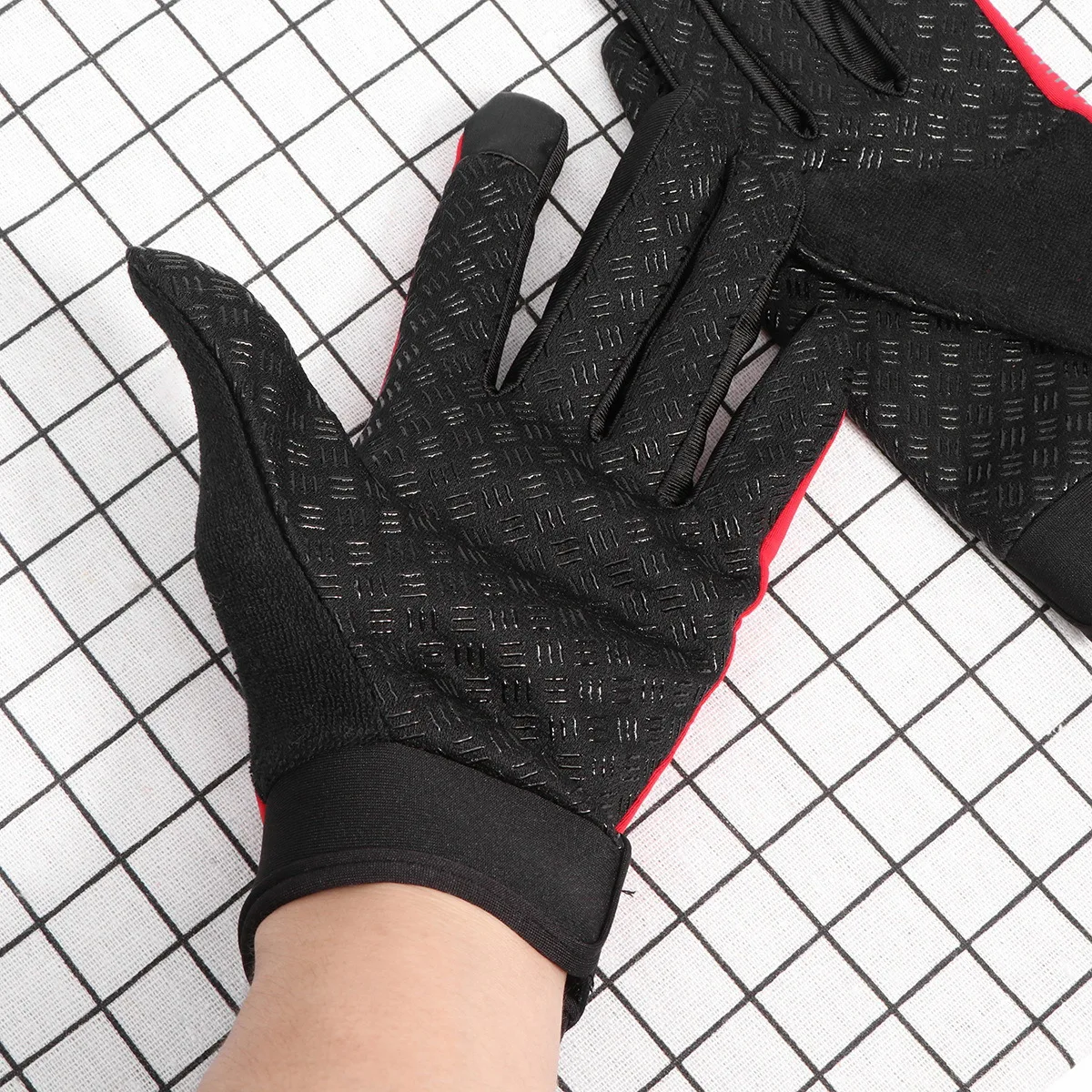 

1Pair Sun Protection Ice Silk Gloves Anti-Slip Diving Fishing Kayaking Canoeing Swimming Snorkeling Riding Gloves Xl Red