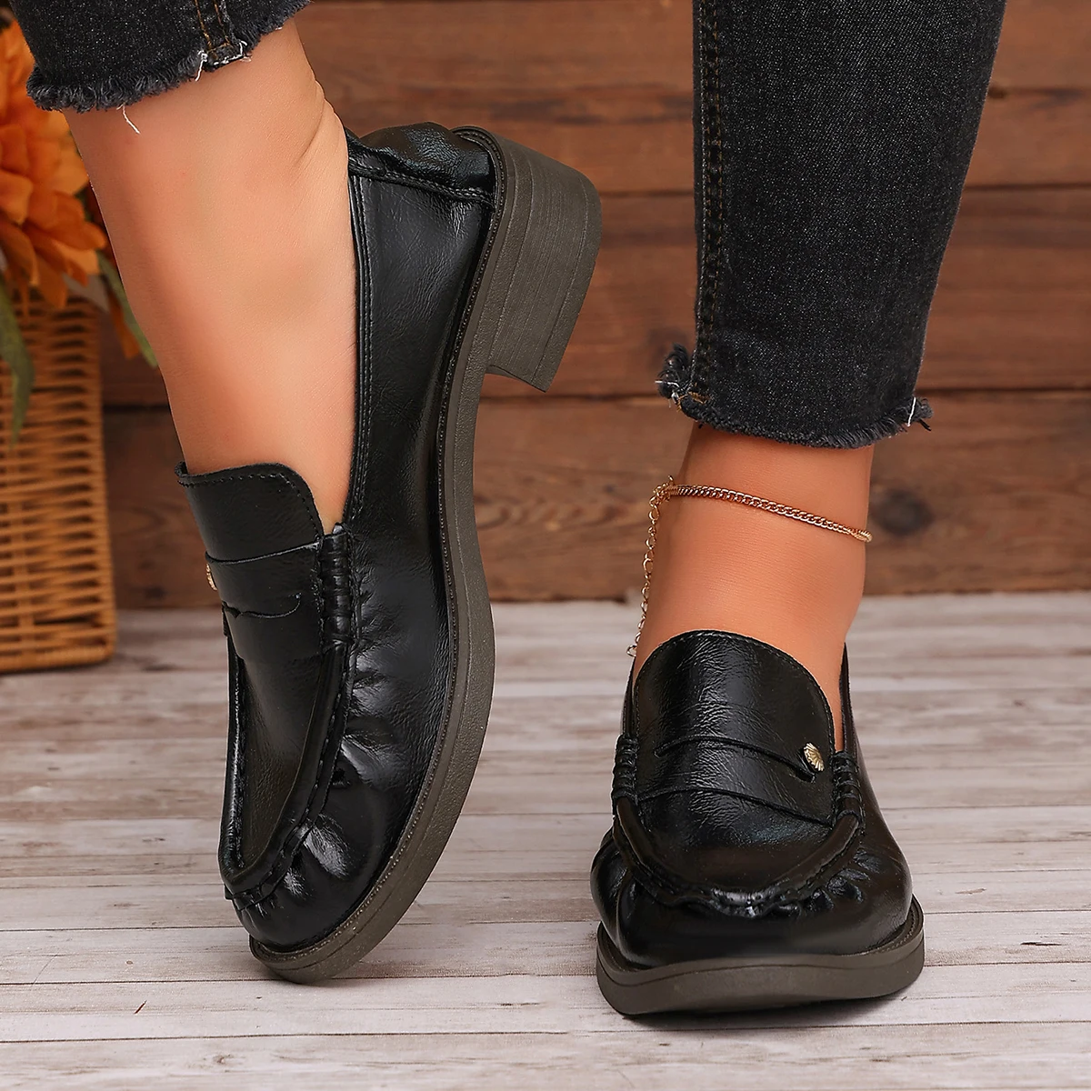 Women's Round Toe Solid Color Pleated Square Heel Women's Single Shoe Low Top Sloping Heel Fashionable Oxford Shoes Szie 36-43